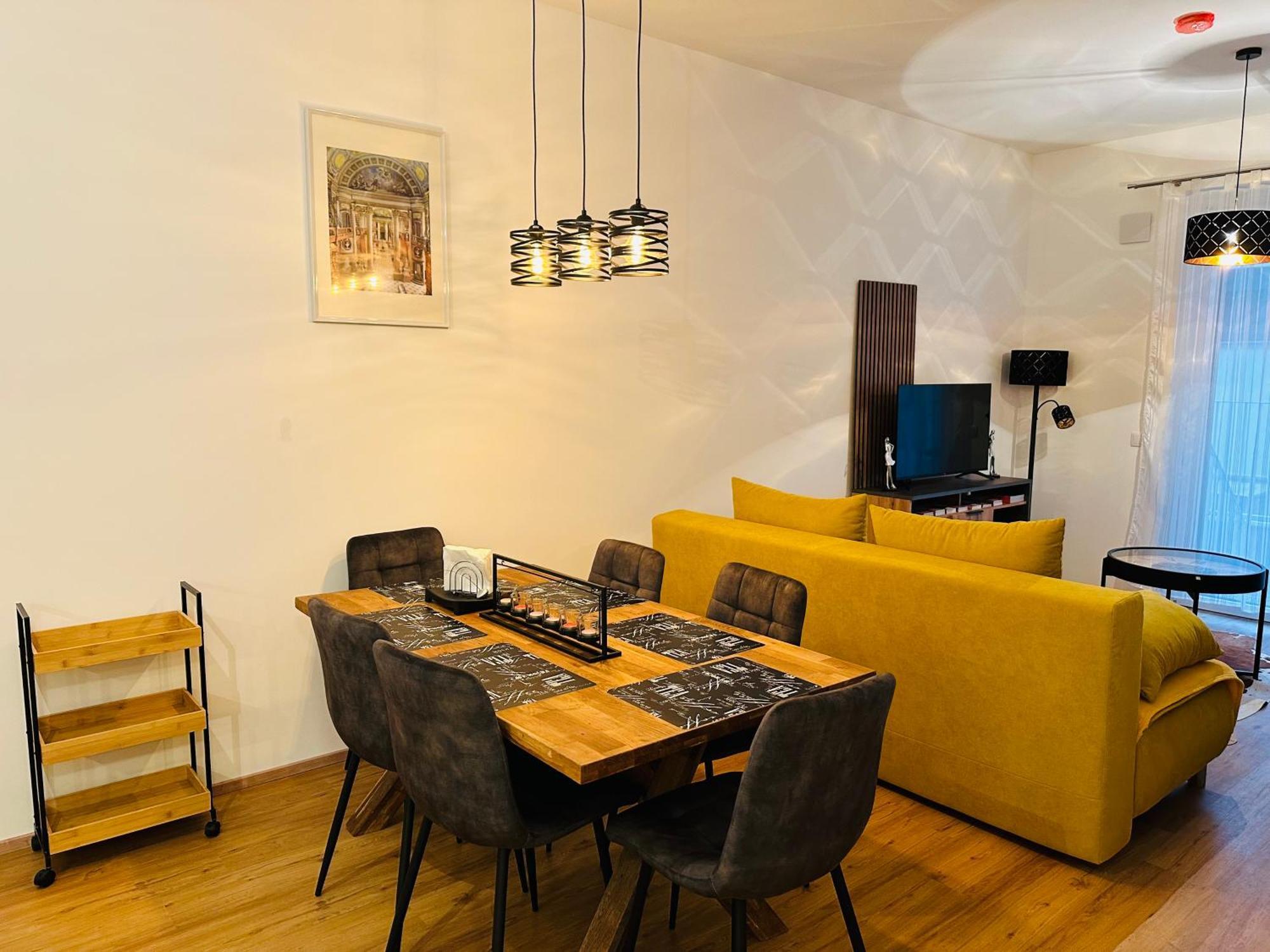 Schoenbrunn Garden Apartment